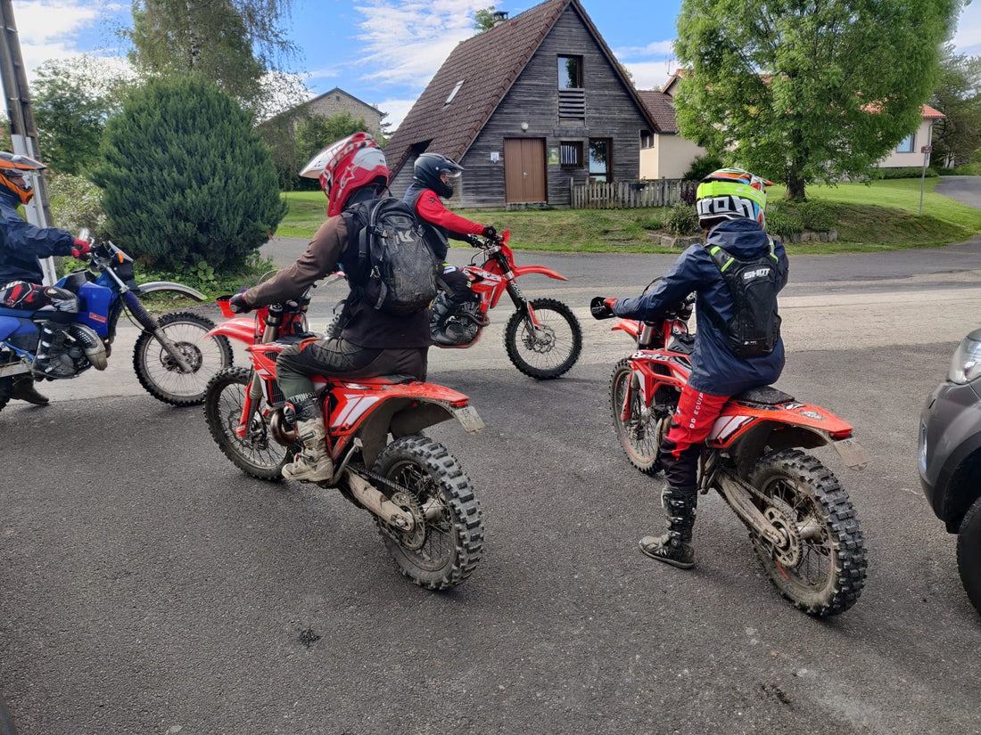 Enduro débutant : 12 choses qu’on ne te dit jamais avant ta première sortie (et qui vont tout changer)