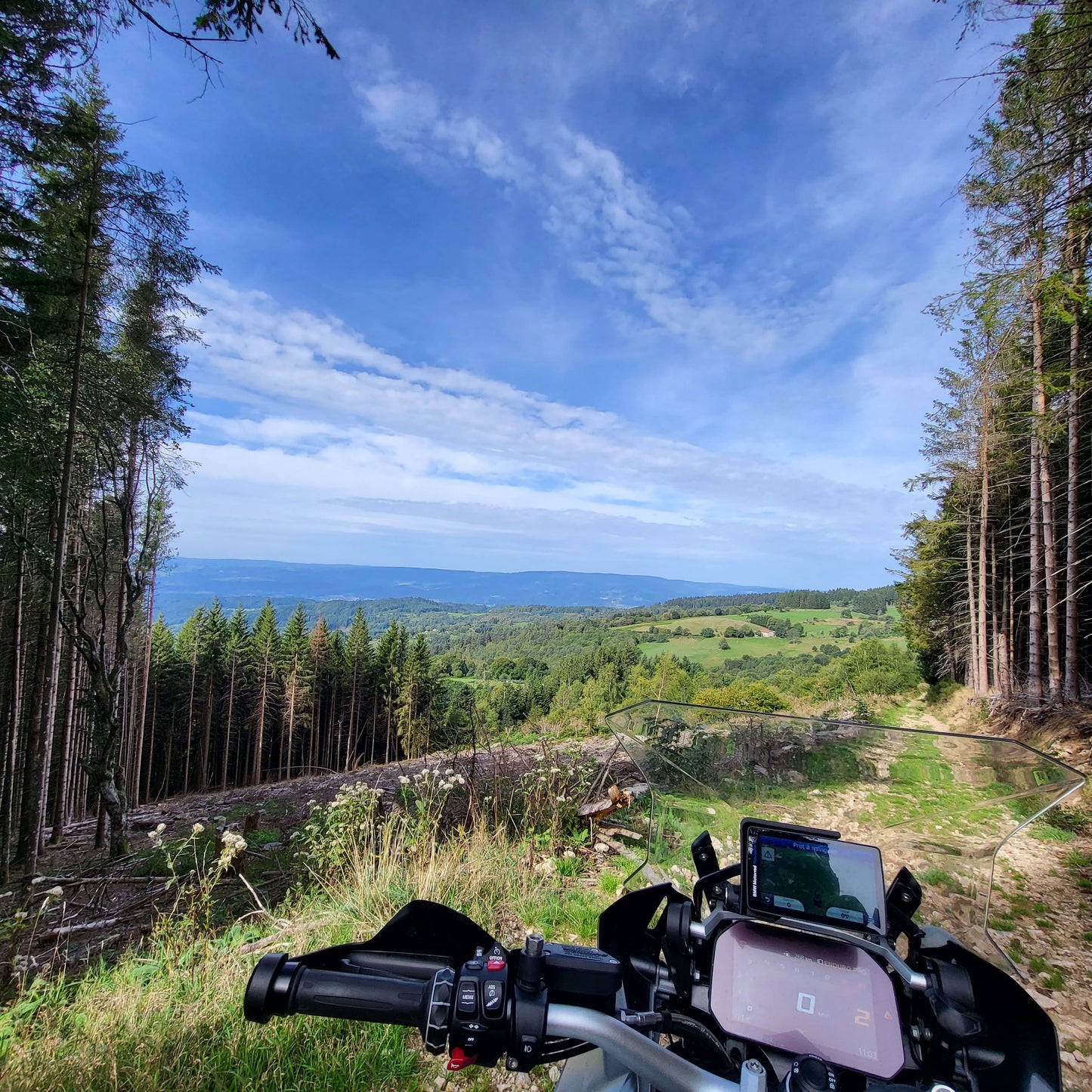 Week-end Trail et Maxi-trail SENIOR en Auvergne / Repas du terroir 2026